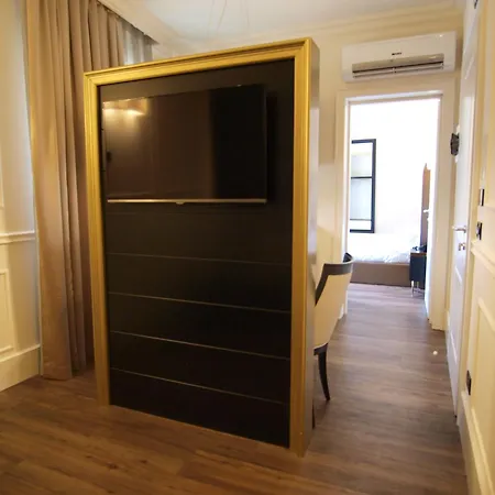 House 4*